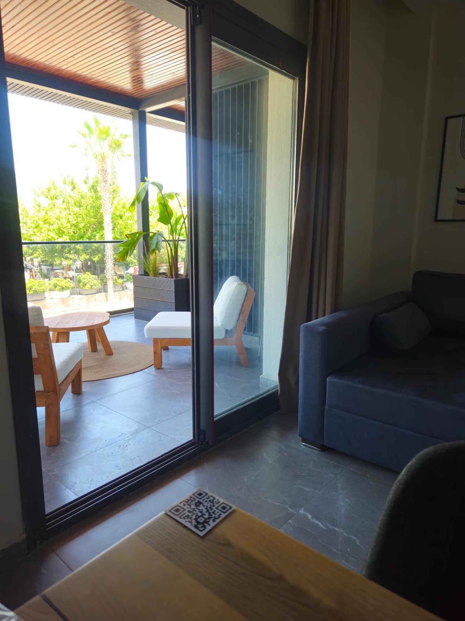 גומבט Maye Residence מראה חיצוני תמונה